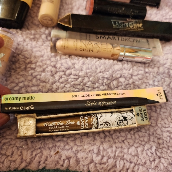 Multiple makeups - Picture 2 of 6